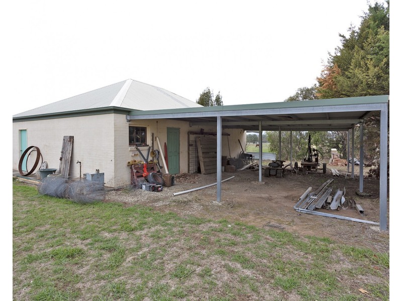 1215 Table Top Road, Table Top NSW 2640