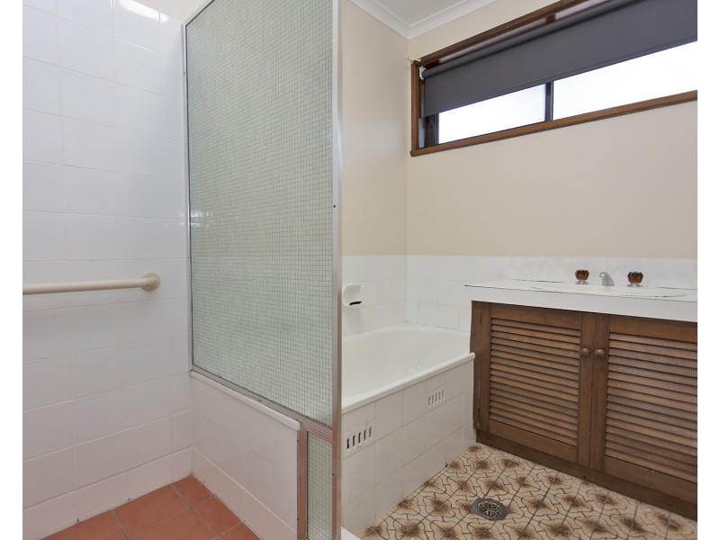 21 Talgarno Court, Thurgoona NSW 2640