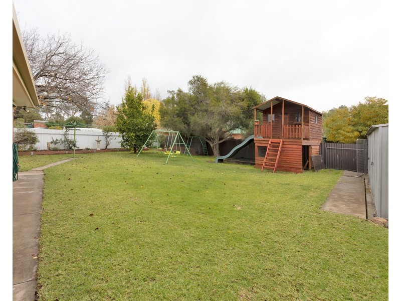 136 Dight Street, Jindera NSW 2642