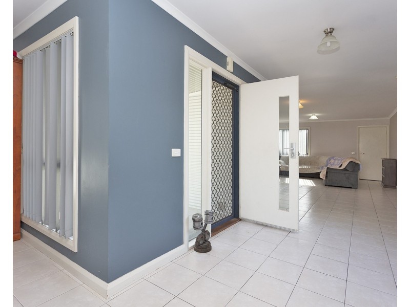 15 Donnolley Court, Lavington NSW 2641