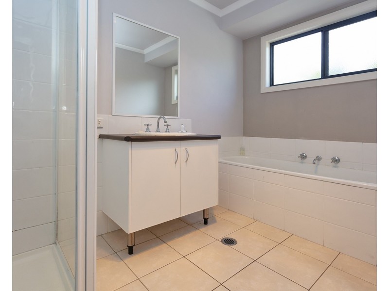 15 Donnolley Court, Lavington NSW 2641