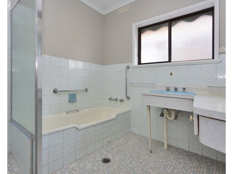 1094 Albetta Crescent, North Albury NSW 2640