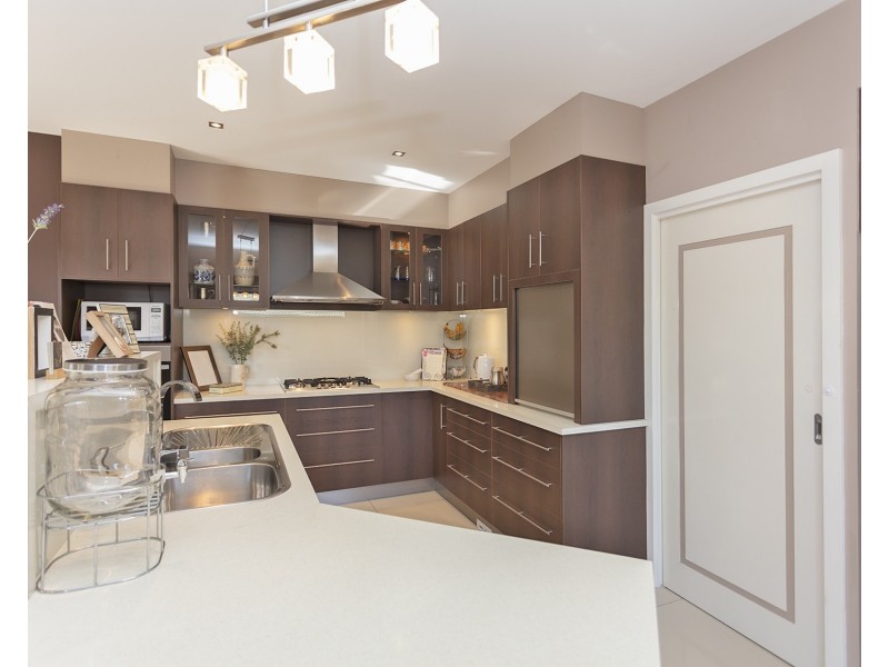 2 Rosella Ridge, East Albury NSW 2640