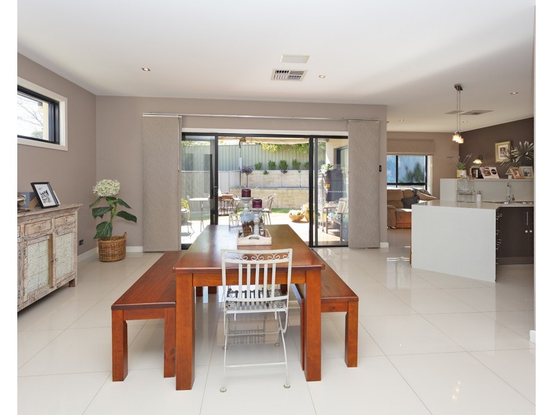 2 Rosella Ridge, East Albury NSW 2640