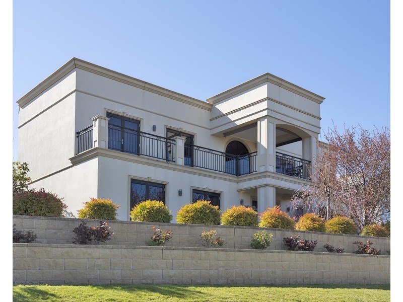 2 Rosella Ridge, East Albury NSW 2640