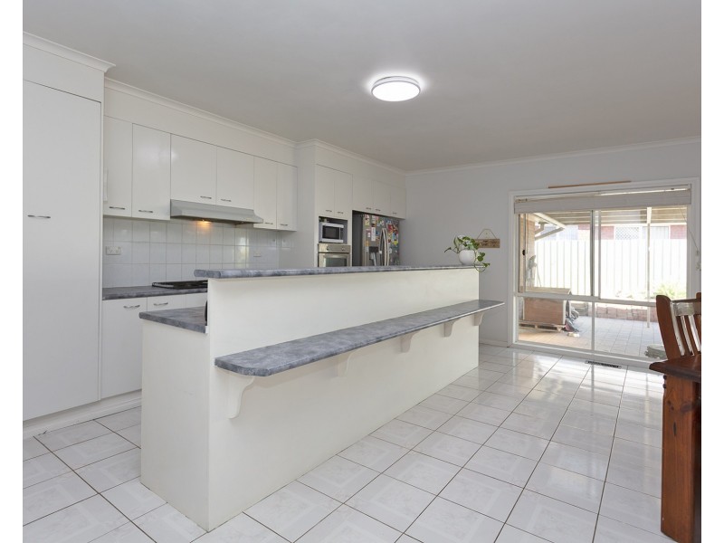 6 Dimbanna Court, Lavington NSW 2641