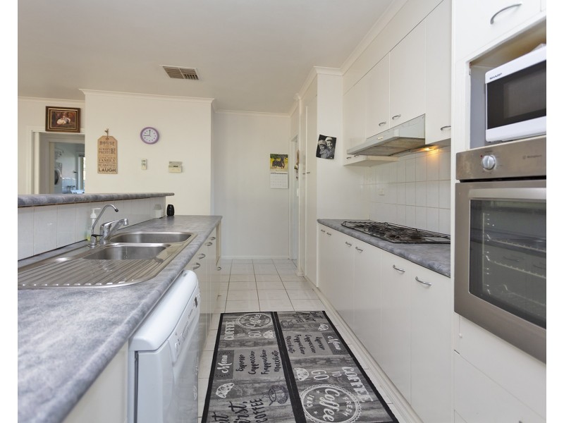 6 Dimbanna Court, Lavington NSW 2641