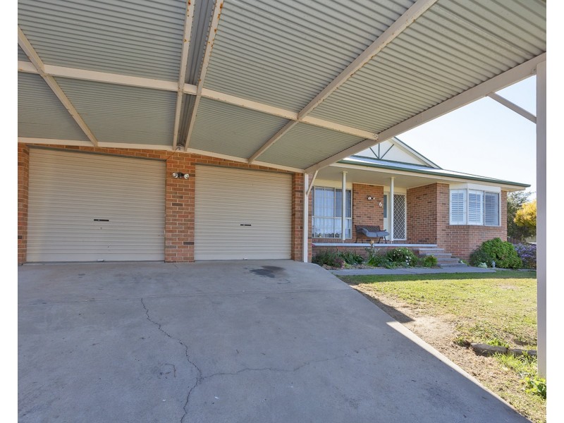 6 Dimbanna Court, Lavington NSW 2641