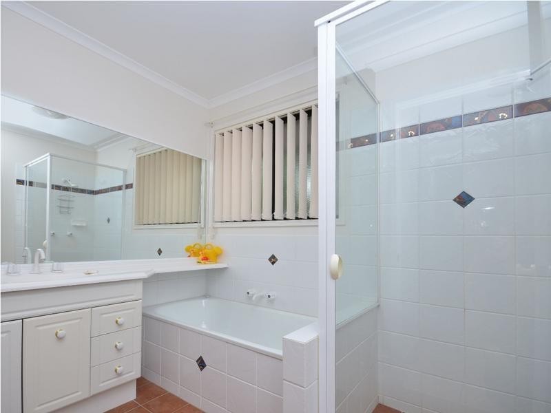 10 Phar Lap Court, Little Mountain QLD 4551