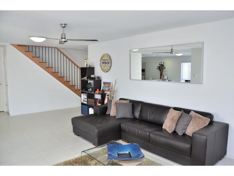 2/1 Cumberland Crescent, Meridan Plains QLD 4551