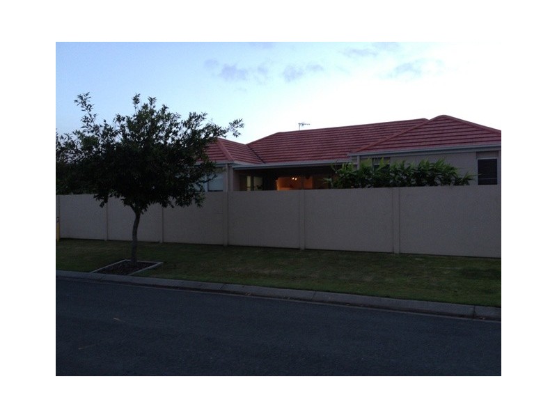 23 Barrine Crescent, Caloundra West QLD 4551