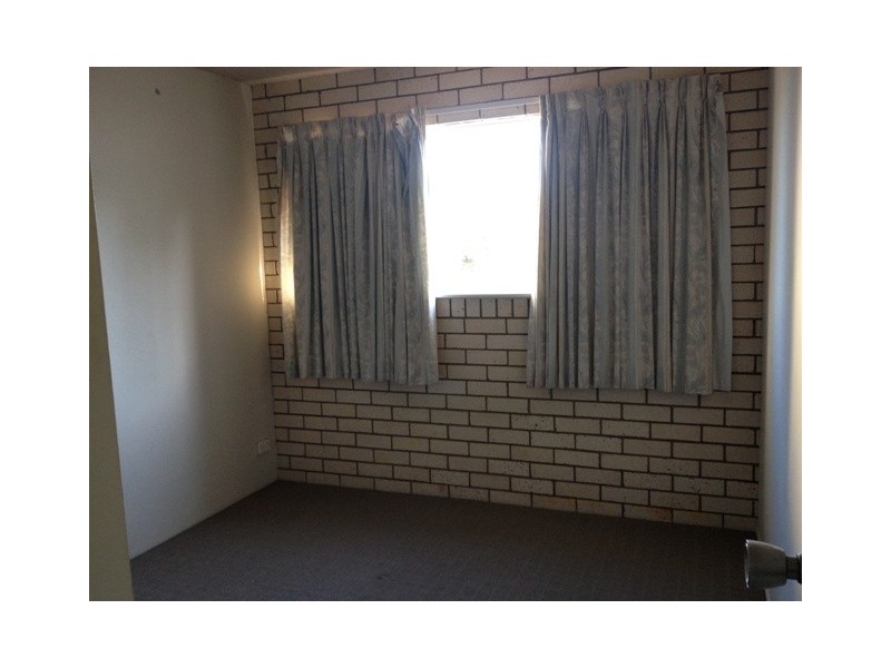 2/16 Moreton Parade, Kings Beach QLD 4551