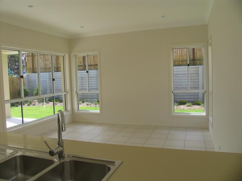 21 Hillview Crescent, Little Mountain QLD 4551