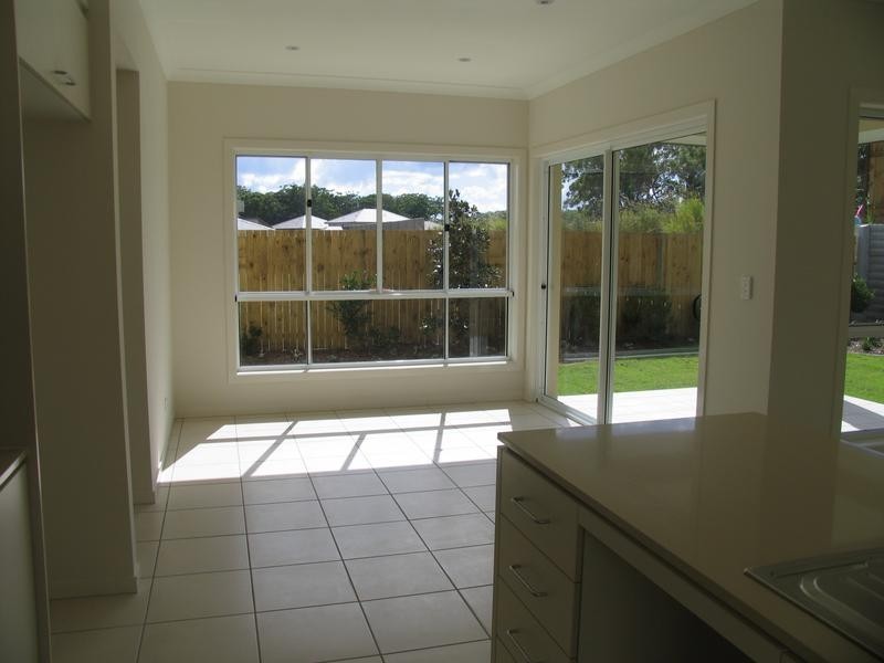 21 Hillview Crescent, Little Mountain QLD 4551