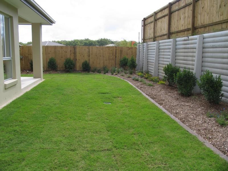 21 Hillview Crescent, Little Mountain QLD 4551