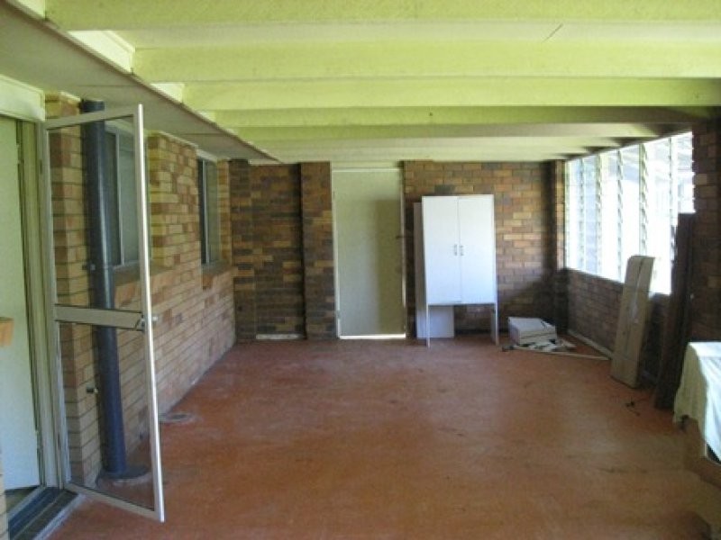 147 Nicklin Way, Warana QLD 4575