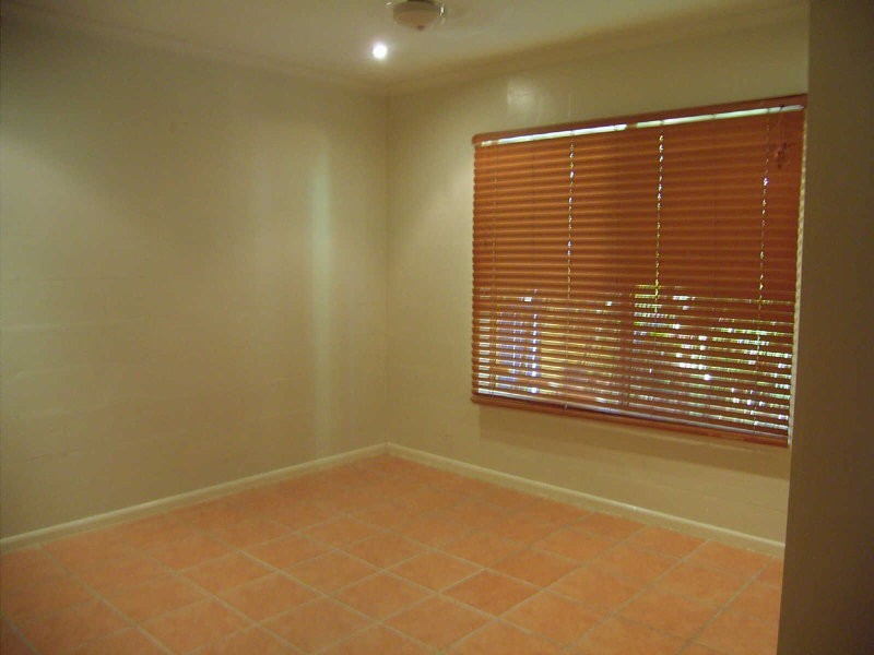 1/27 Currimundi Road, Currimundi QLD 4551