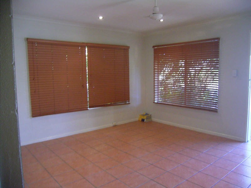 1/27 Currimundi Road, Currimundi QLD 4551