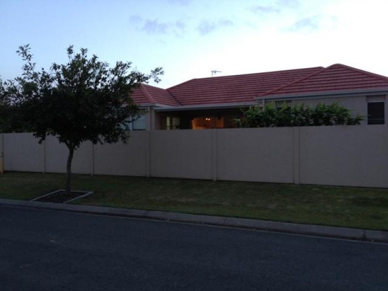 23 Barrine Crescent, Caloundra West QLD 4551