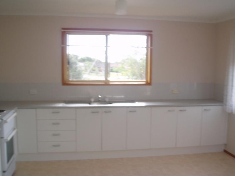 19 Coonowrin Street, Battery Hill QLD 4551