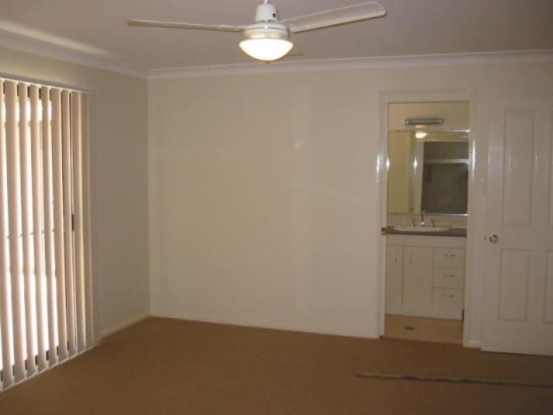 38 Gallery Place, Little Mountain QLD 4551