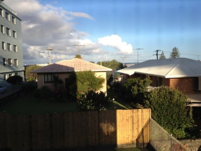 2/16 Moreton Parade, Kings Beach QLD 4551