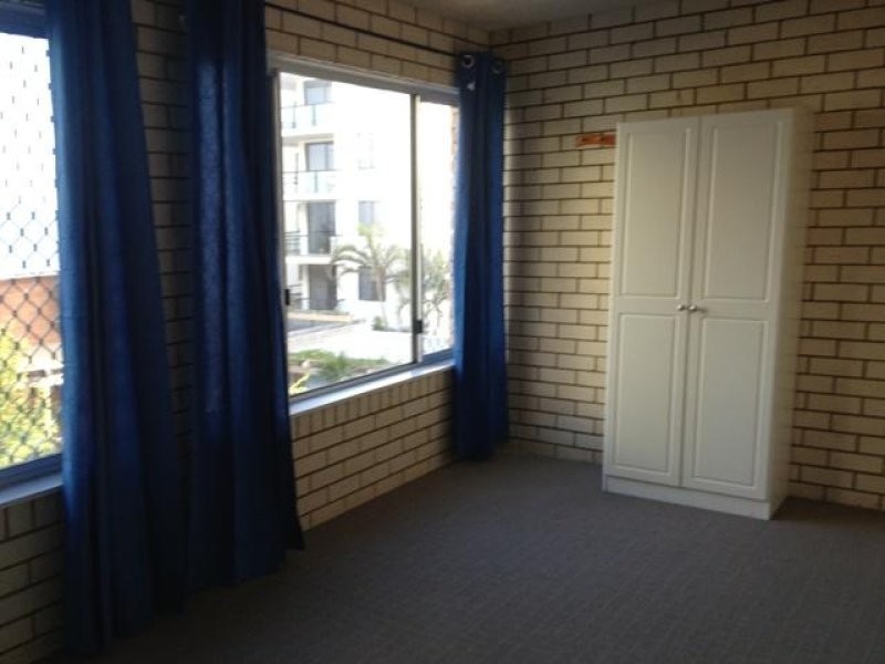 2/16 Moreton Parade, Kings Beach QLD 4551