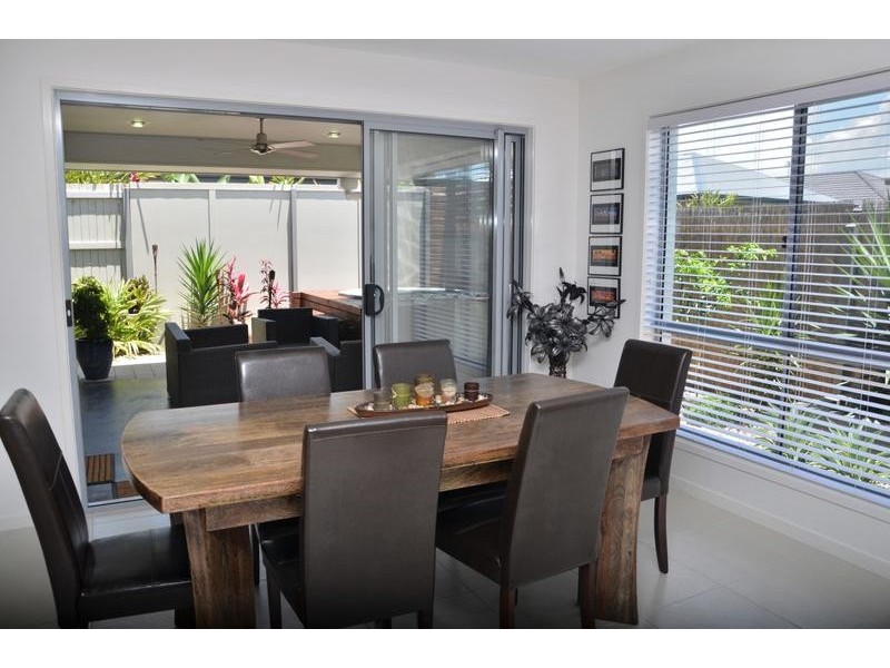 2/1 Cumberland Crescent, Meridan Plains QLD 4551