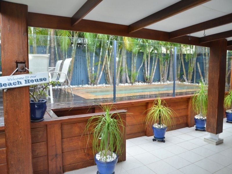 16 Roderick Street, Moffat Beach QLD 4551