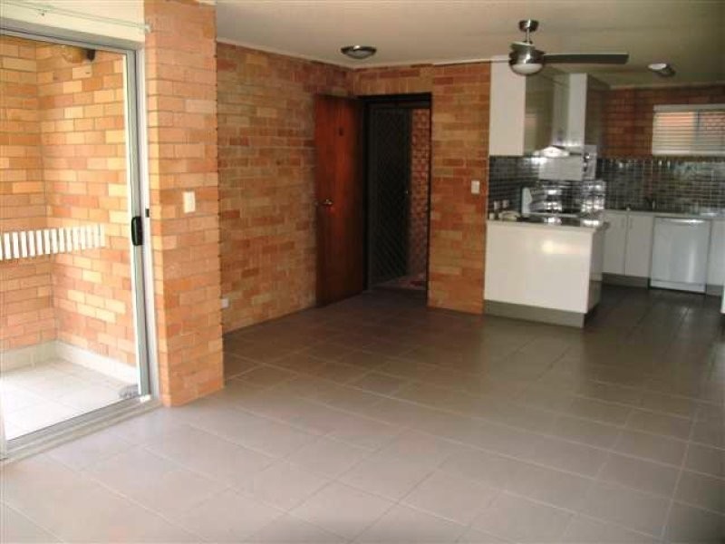 5/10 Coonowrin Street, Battery Hill QLD 4551