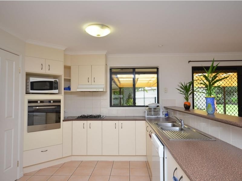 10 Phar Lap Court, Little Mountain QLD 4551