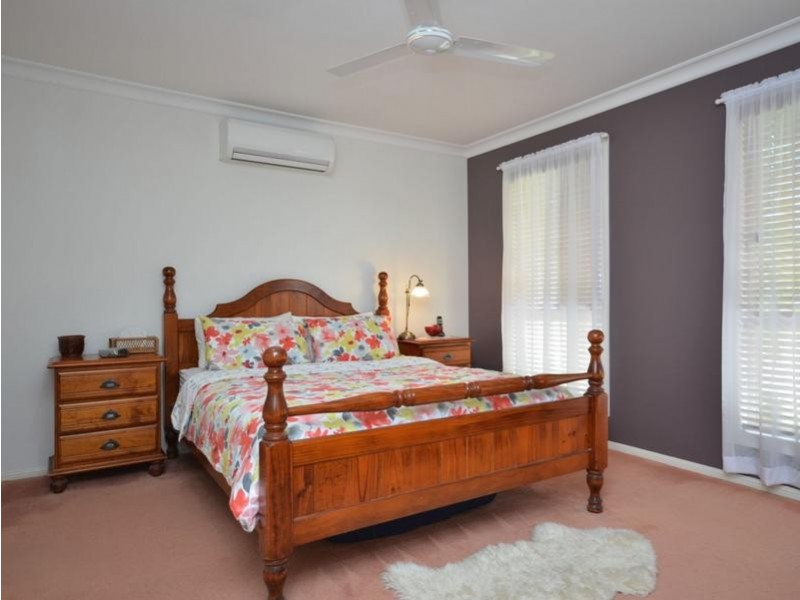 32 Water Side Place, Little Mountain QLD 4551