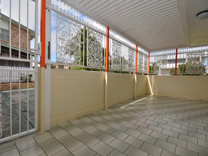 15 Rowell Street, Battery Hill QLD 4551