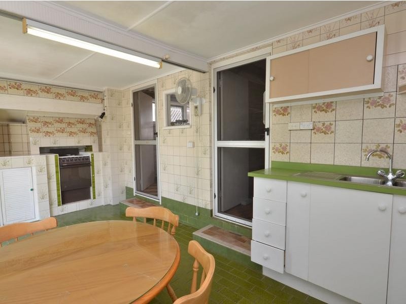 15 Rowell Street, Battery Hill QLD 4551