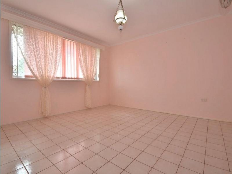 15 Rowell Street, Battery Hill QLD 4551