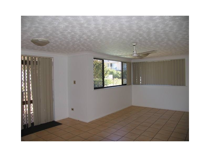 2/75 Edmund Street, Kings Beach QLD 4551