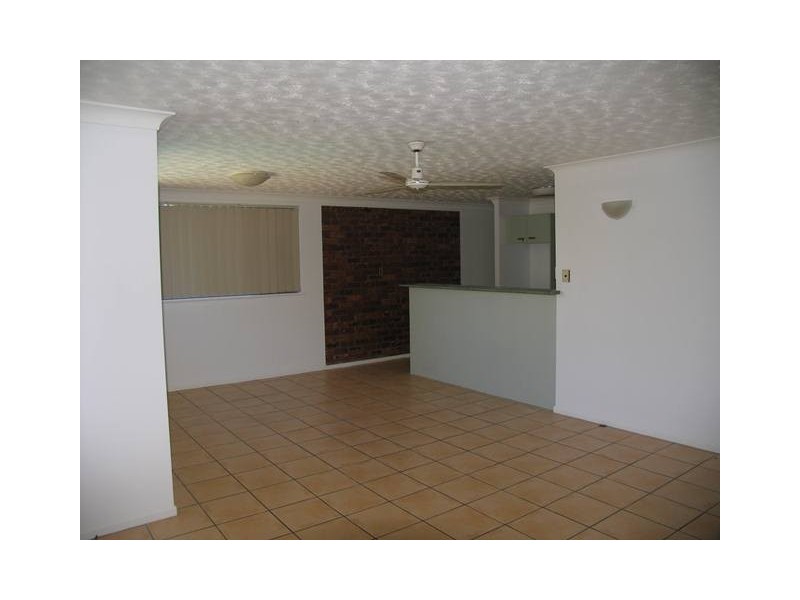 2/75 Edmund Street, Kings Beach QLD 4551