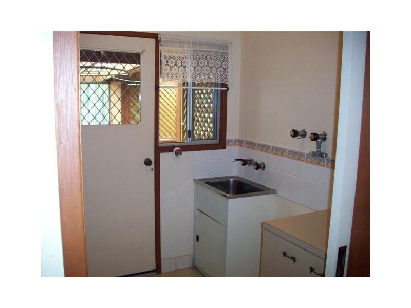 281 Nicklin Way, Warana QLD 4575