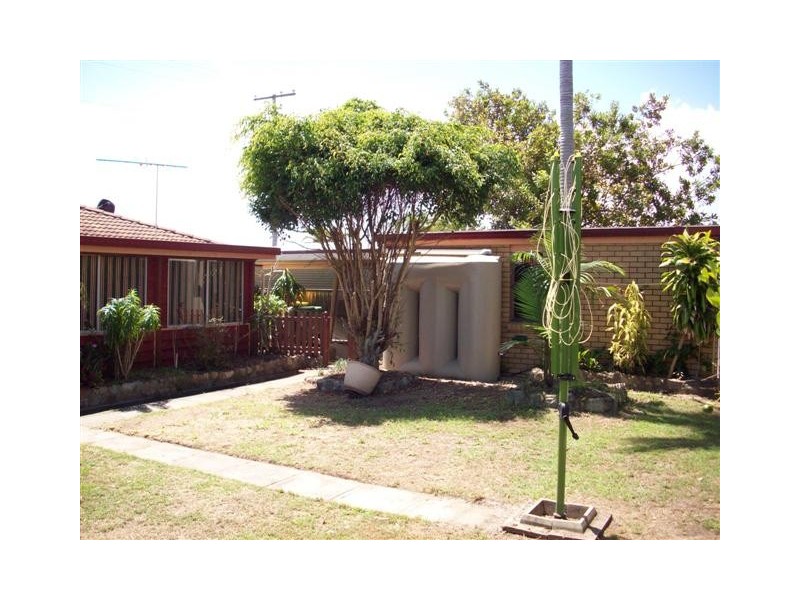 281 Nicklin Way, Warana QLD 4575