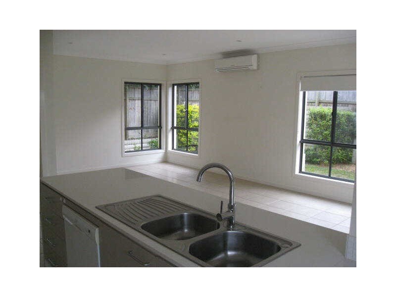 47 Hillview Crescent, Little Mountain QLD 4551