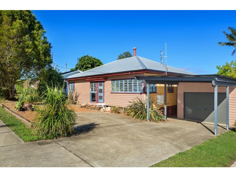 35 Cedar Street, Maleny QLD 4552