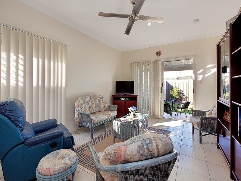 4 Gairdner Street, Caloundra West QLD 4551