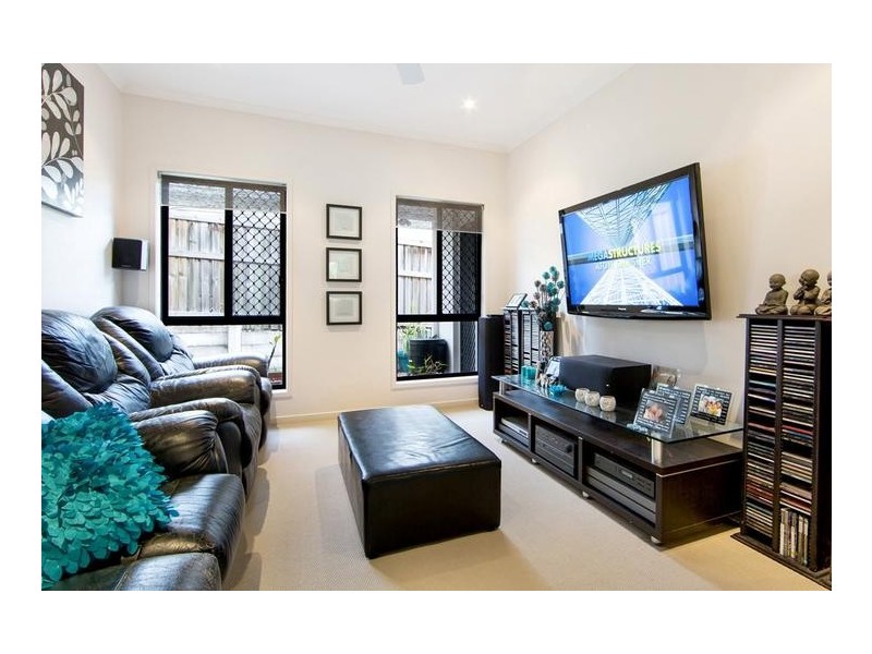 19 Acaciabark Place, Little Mountain QLD 4551