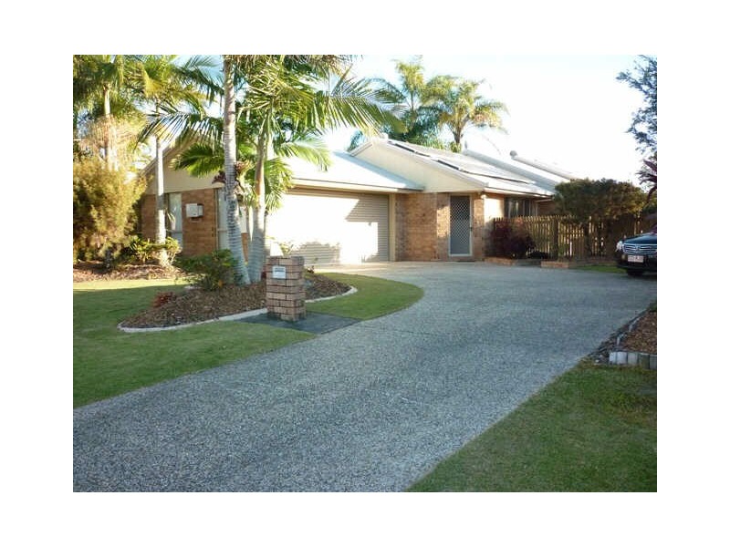 19 Lakeshore Place, Little Mountain QLD 4551