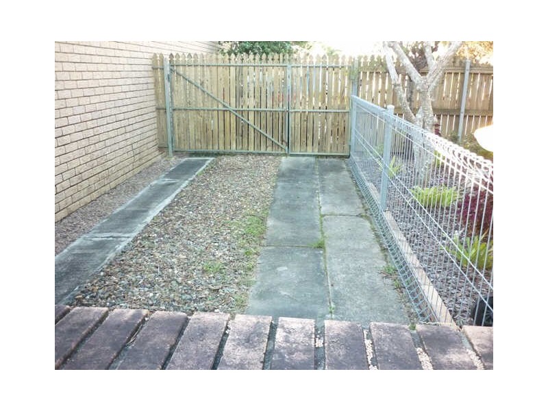 19 Lakeshore Place, Little Mountain QLD 4551