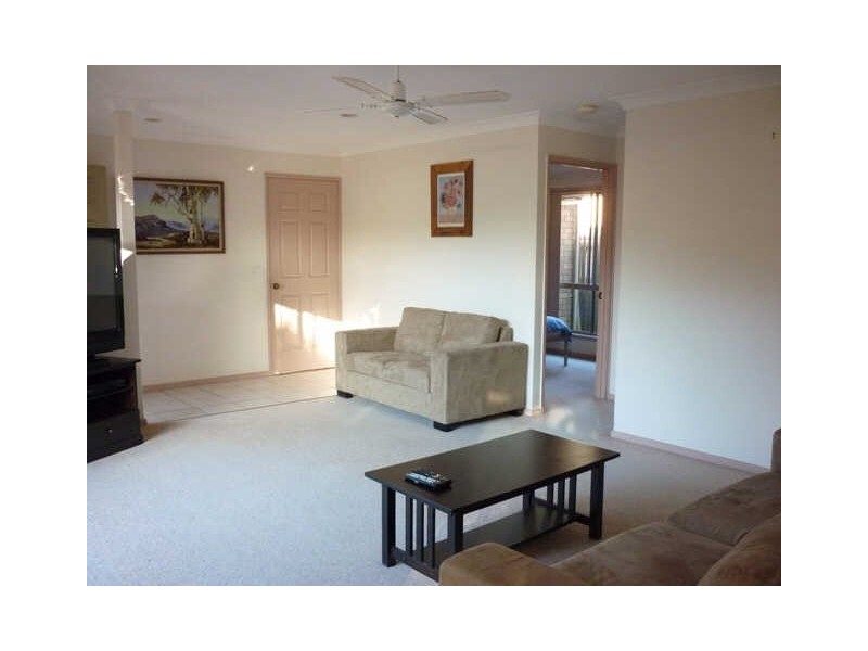 19 Lakeshore Place, Little Mountain QLD 4551