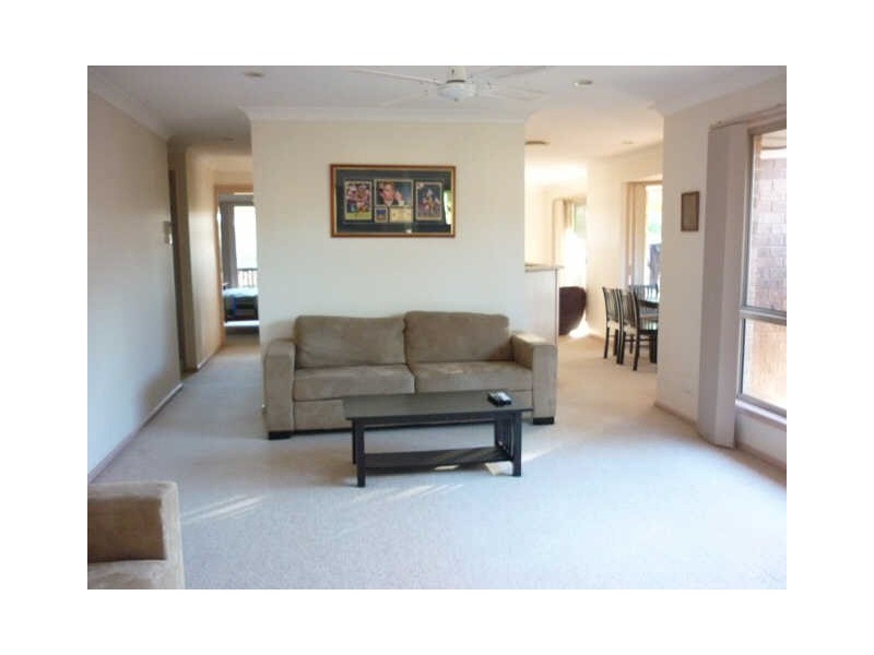 19 Lakeshore Place, Little Mountain QLD 4551