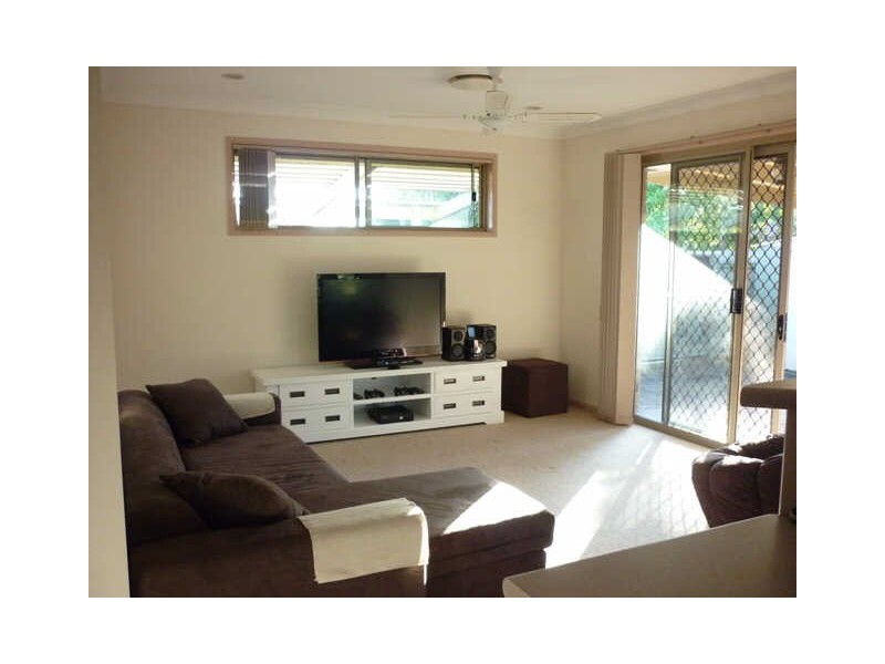 19 Lakeshore Place, Little Mountain QLD 4551