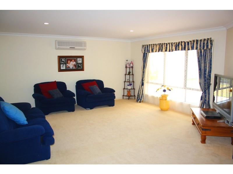 39 Springs Drive, Little Mountain QLD 4551