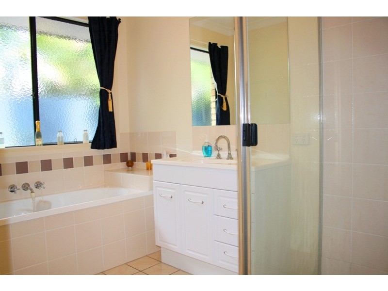 39 Springs Drive, Little Mountain QLD 4551